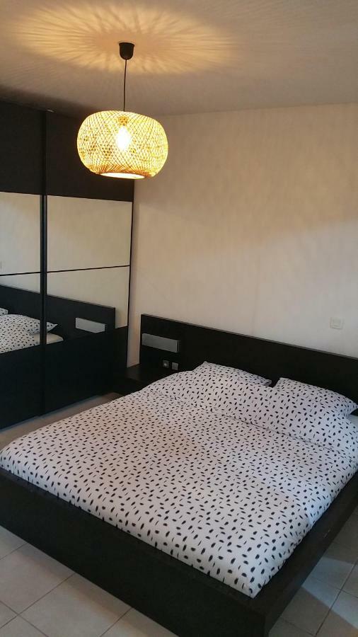 Apt 50M2 Avec Balcon Tout Equipe Proche D'Avignon Apartment Перн-ле-Фонтен Екстериор снимка