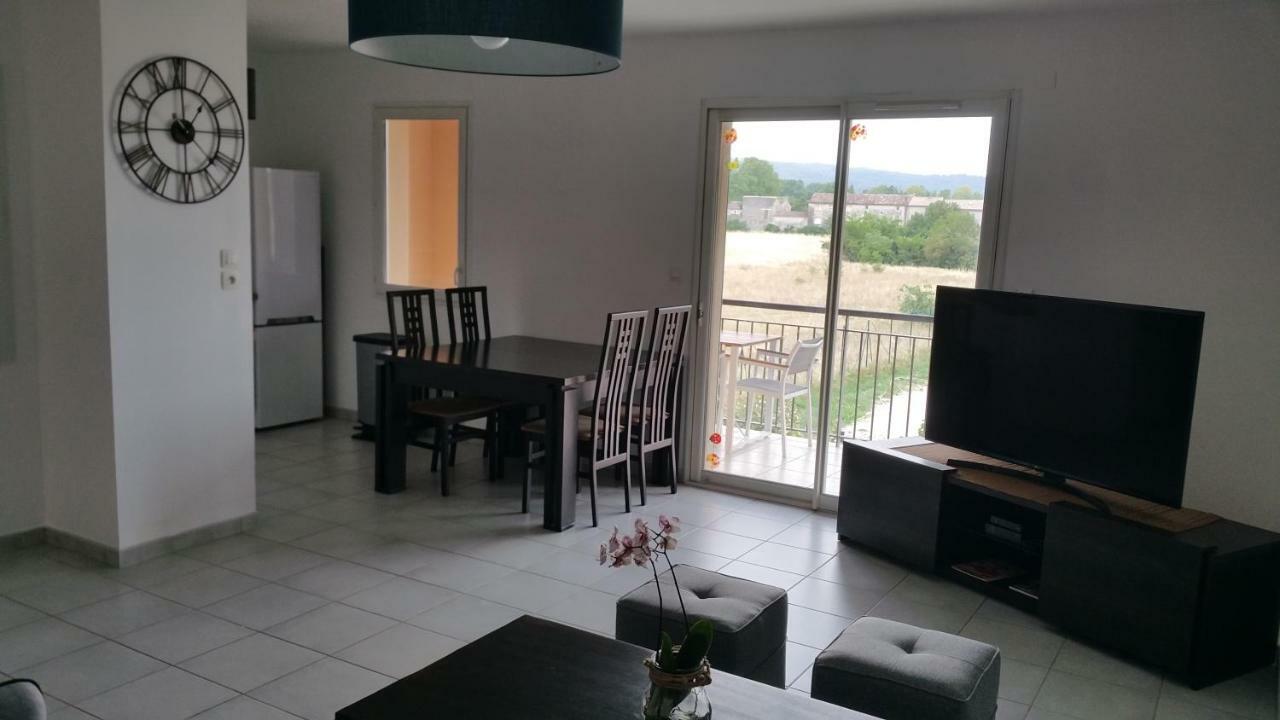 Apt 50M2 Avec Balcon Tout Equipe Proche D'Avignon Apartment Перн-ле-Фонтен Екстериор снимка