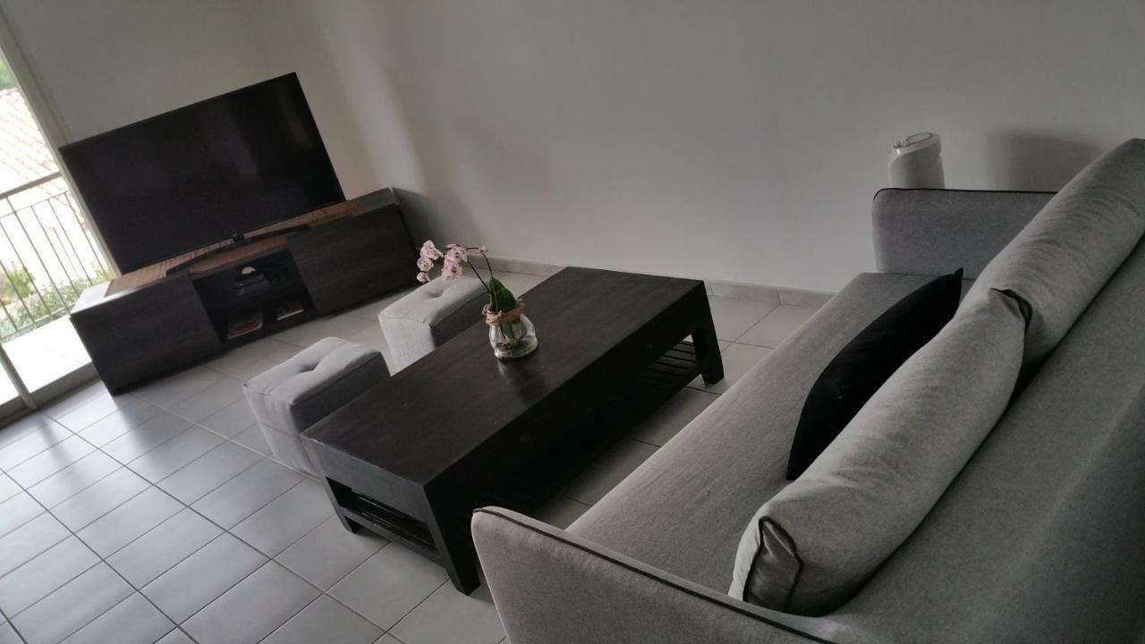 Apt 50M2 Avec Balcon Tout Equipe Proche D'Avignon Apartment Перн-ле-Фонтен Екстериор снимка
